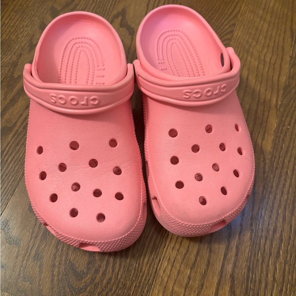 Crocs Classic Clog in Pink